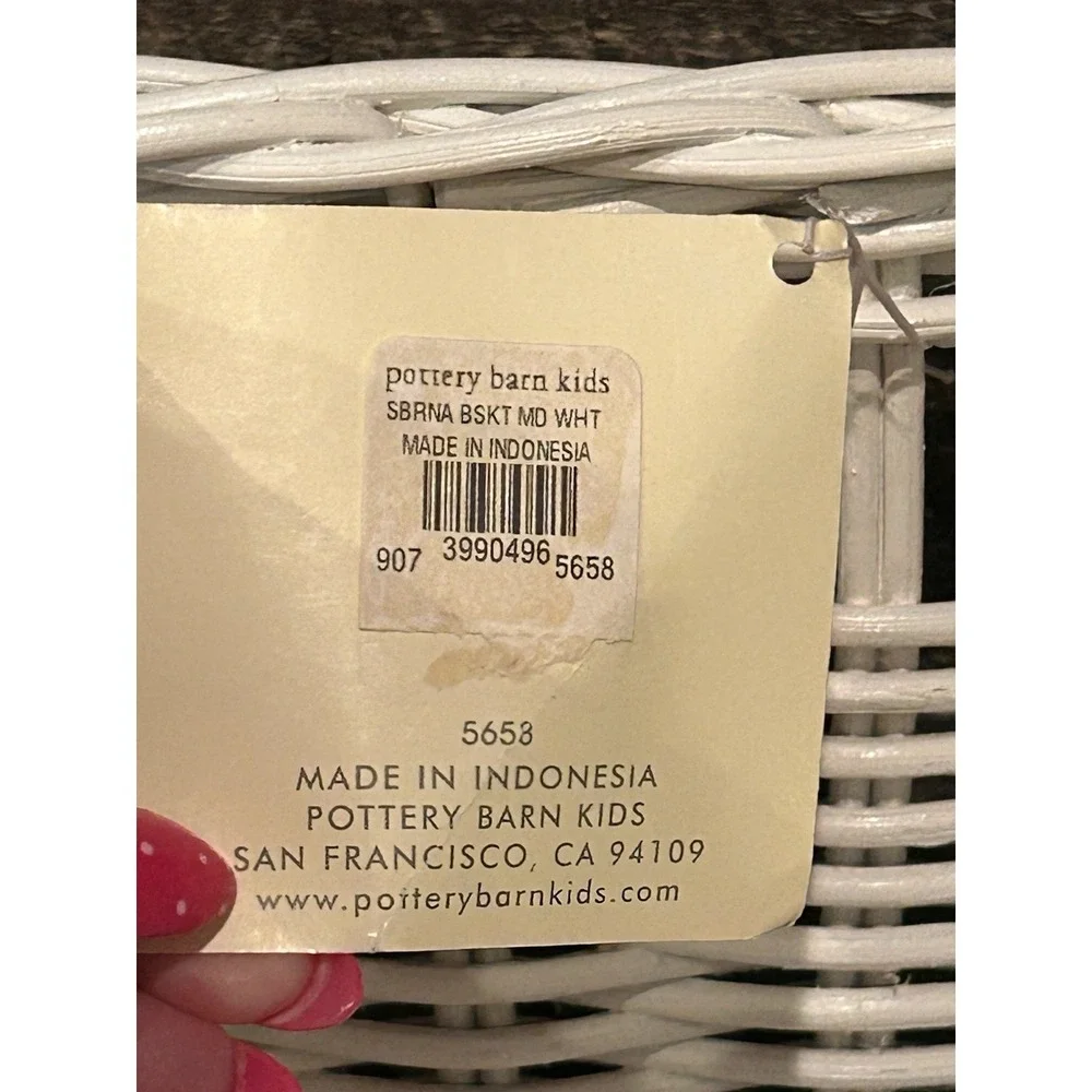 POTTERY BARN KIDS White Sabrina Basket with Liner Green Gingham Plaid Checker‎